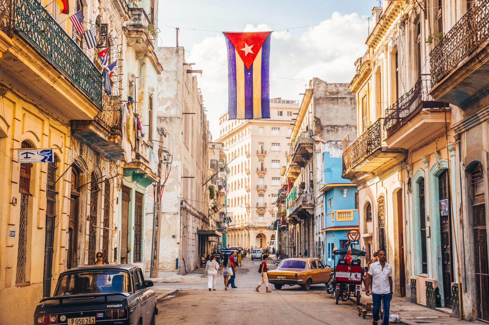 1. Kuba: Na Kubi se često čini kao da nema reda, ali postoji. Zove se ‘el ultimo’. Kada stignete negdje pitate ‘el ultimo?’, a tko je zadnji u redu diže ruku. Sada ste ‘el ultimo’ i jednostavno znate tko je ispred vas.
